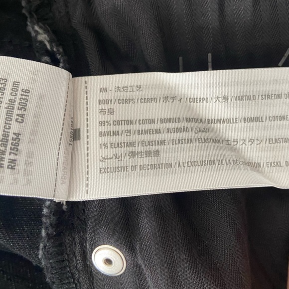 NWT AbercrombieThe Skinny High Rise Split Hem Jeans Black Plus NWT 34/18 Tall - Picture 8 of 8